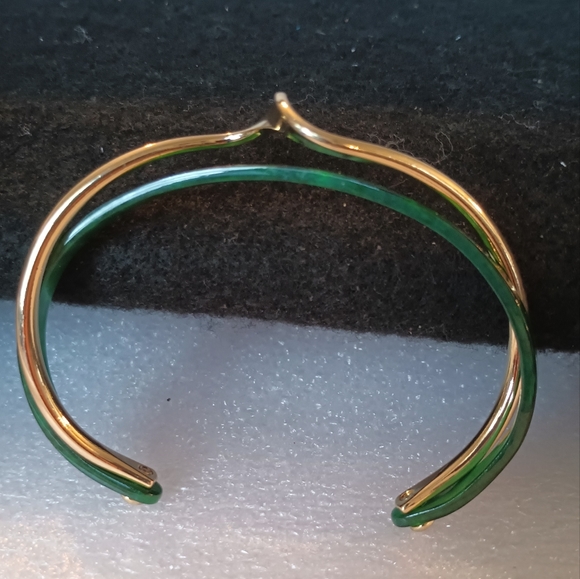 18k. Gold Plated Bangle - Picture 8 of 9